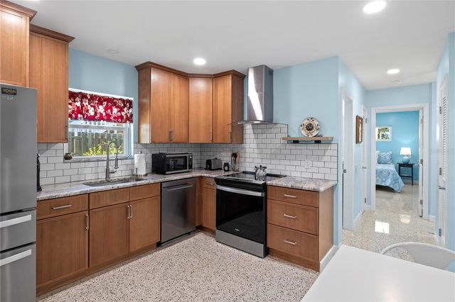 204 29TH STREET, Holmes Beach, FL 34217