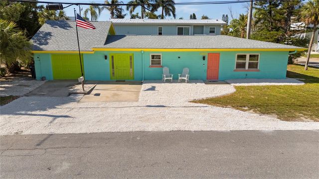 204 29TH STREET, Holmes Beach, FL 34217