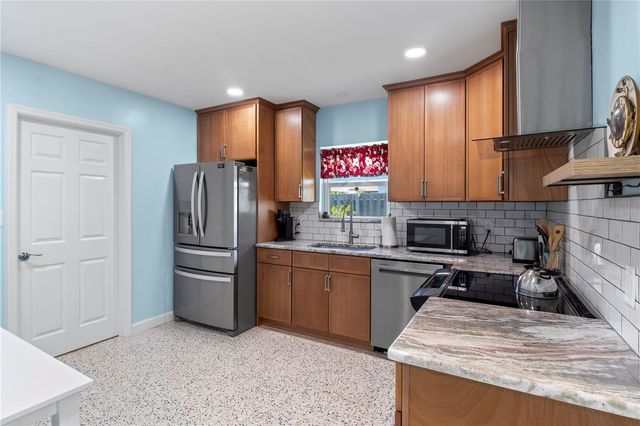 204 29TH STREET, Holmes Beach, FL 34217