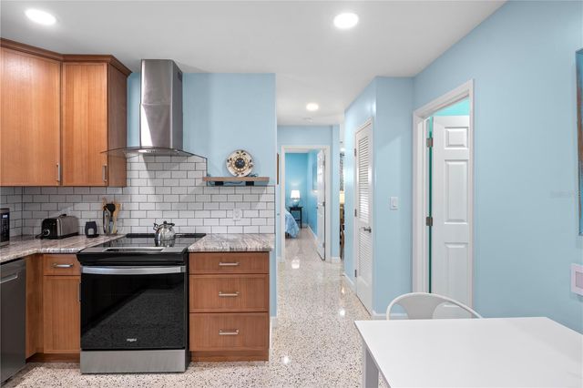 204 29TH STREET, Holmes Beach, FL 34217