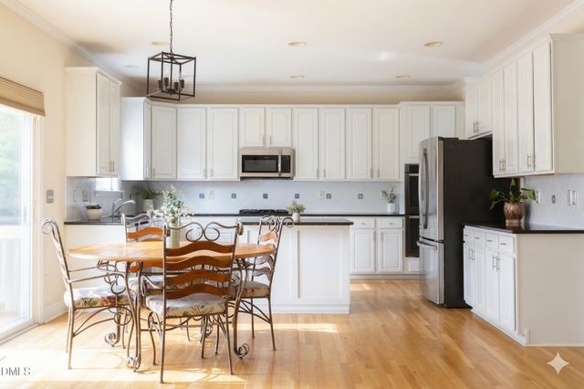 1124 Woodlands Creek Way, Apex, NC 27502