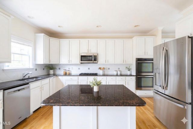 1124 Woodlands Creek Way, Apex, NC 27502