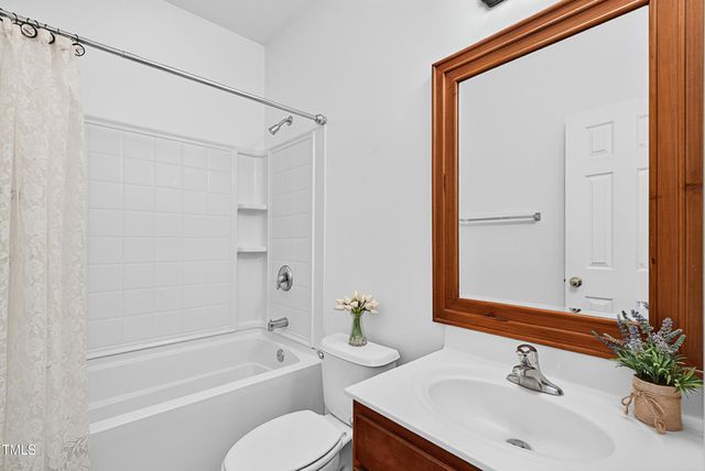 1124 Woodlands Creek Way, Apex, NC 27502