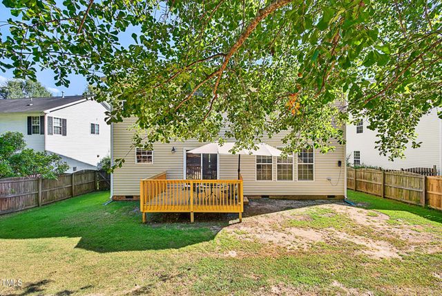 1124 Woodlands Creek Way, Apex, NC 27502