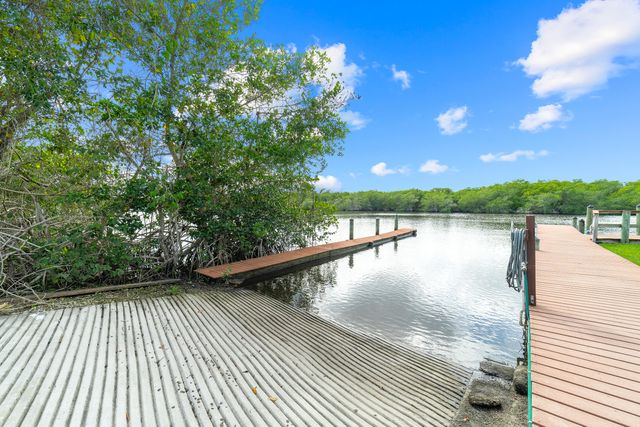 841 SW South River Drive 205, Stuart, FL 34997