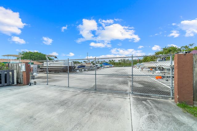 841 SW South River Drive 205, Stuart, FL 34997