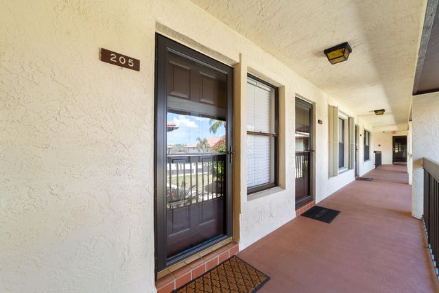 841 SW South River Drive 205, Stuart, FL 34997