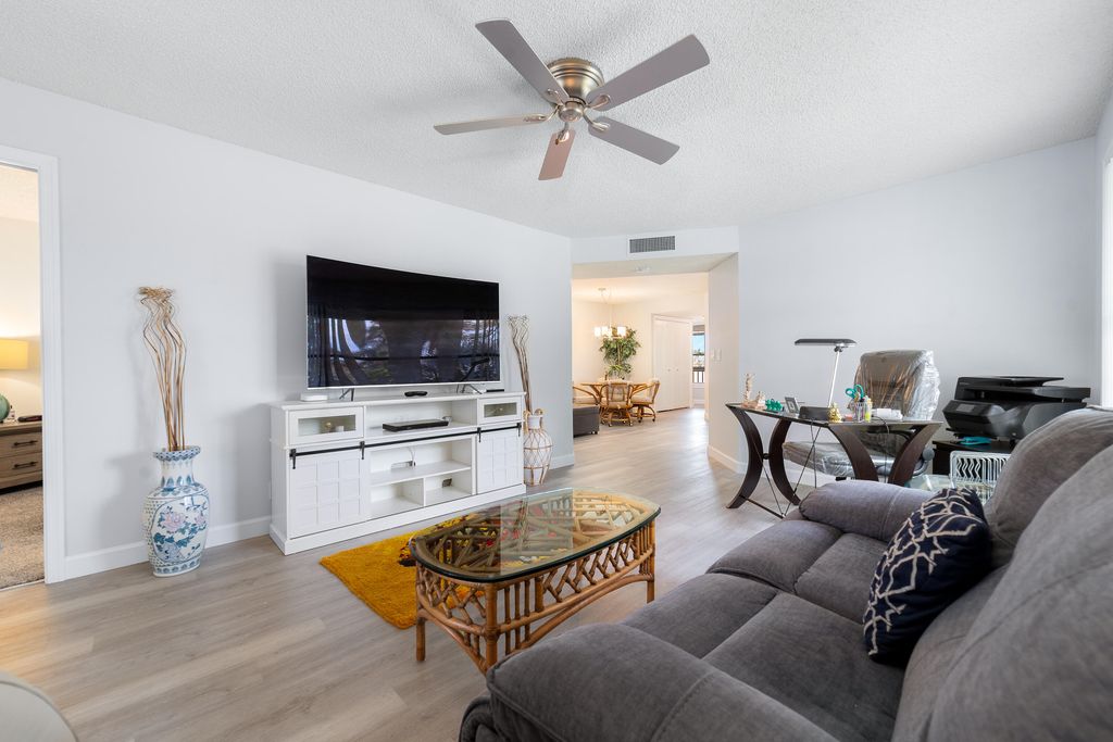 841 SW South River Drive 205, Stuart, FL 34997