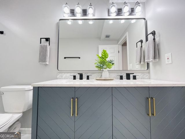 2772 Dunnington Circle, Atlanta, GA 30341