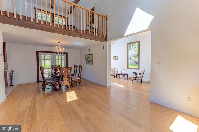 57 LAKE LN, East Stroudsburg, PA 18301