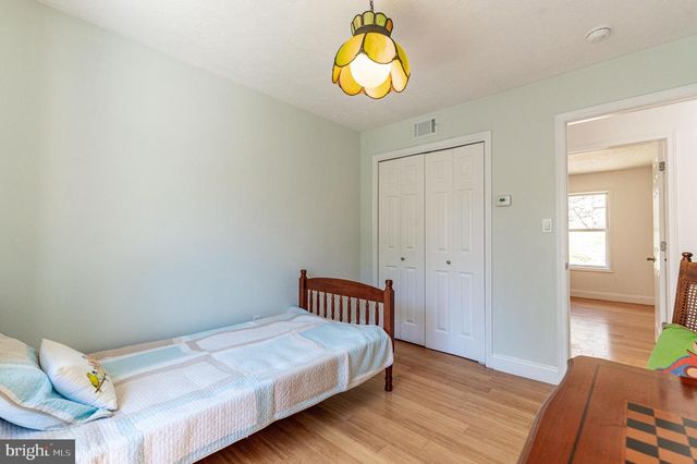 57 LAKE LN, East Stroudsburg, PA 18301
