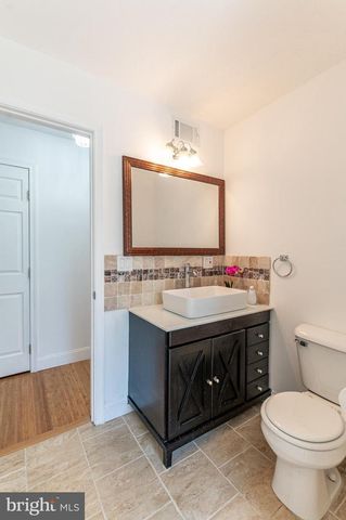 57 LAKE LN, East Stroudsburg, PA 18301