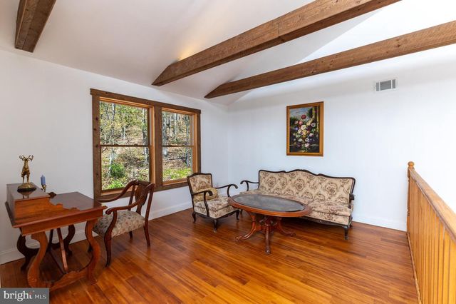 57 LAKE LN, East Stroudsburg, PA 18301