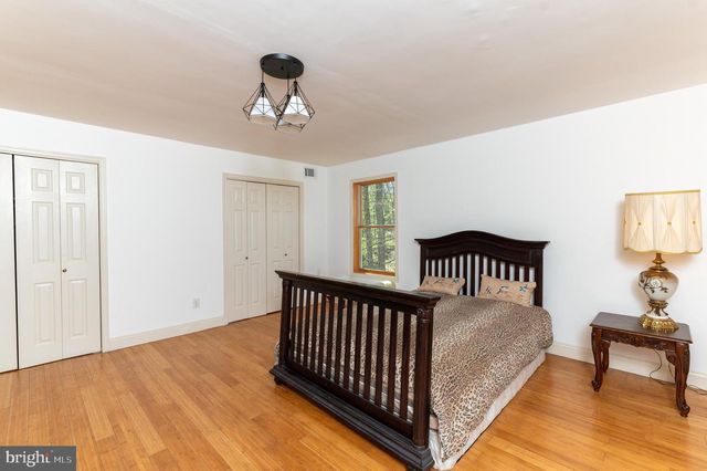 57 LAKE LN, East Stroudsburg, PA 18301