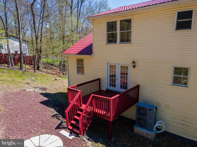 57 LAKE LN, East Stroudsburg, PA 18301