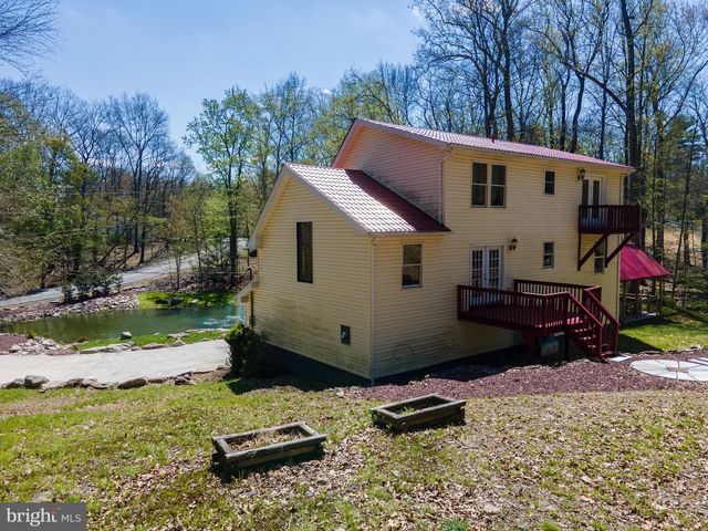 57 LAKE LN, East Stroudsburg, PA 18301