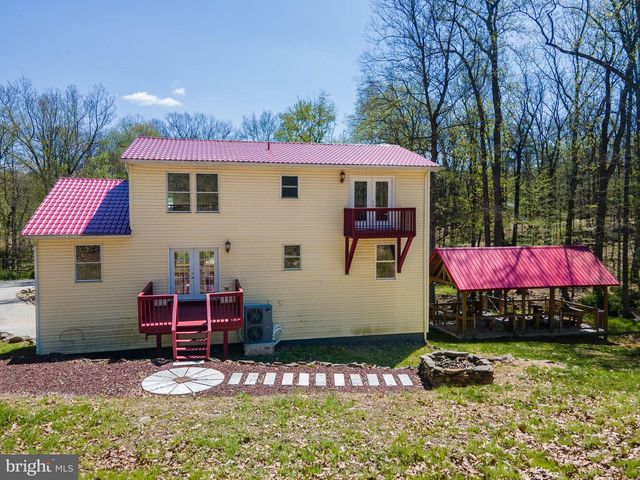57 LAKE LN, East Stroudsburg, PA 18301