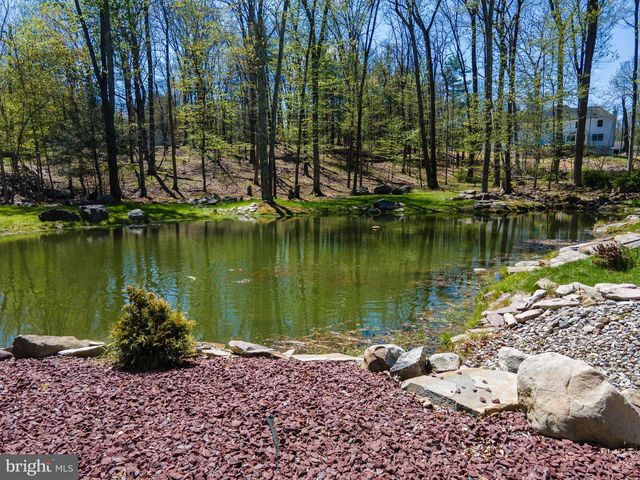 57 LAKE LN, East Stroudsburg, PA 18301
