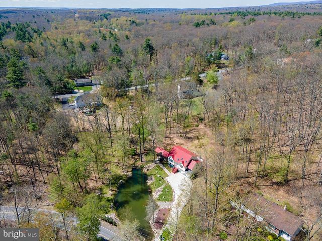 57 LAKE LN, East Stroudsburg, PA 18301