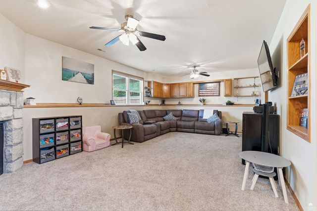 4055 Bald Eagle Drive, Manhattan, KS 66502