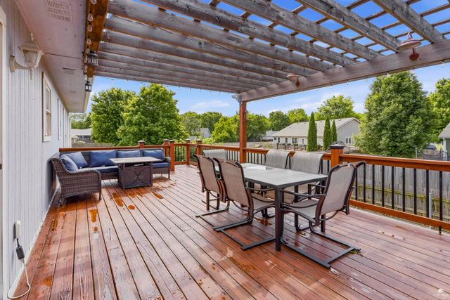 4055 Bald Eagle Drive, Manhattan, KS 66502