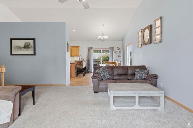 4055 Bald Eagle Drive, Manhattan, KS 66502