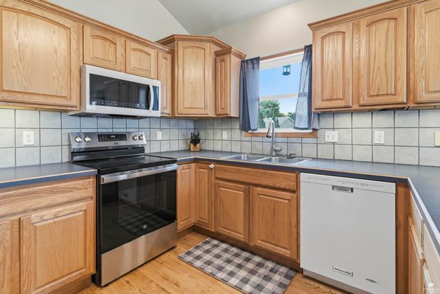 4055 Bald Eagle Drive, Manhattan, KS 66502