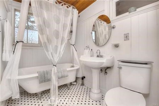 1239 Rainbow Valley Boulevard, Fallbrook, CA 92028