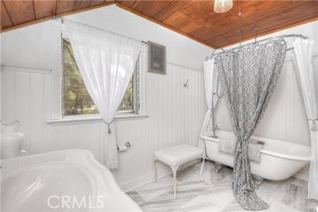 1239 Rainbow Valley Boulevard, Fallbrook, CA 92028