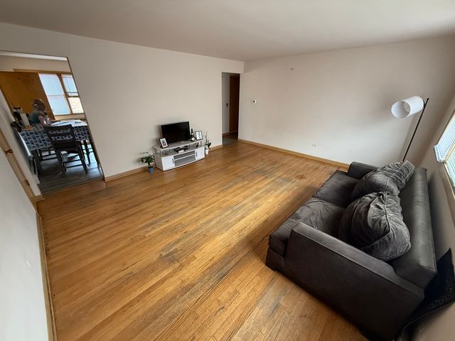 5007 W Diversey Avenue, Chicago, IL 60639