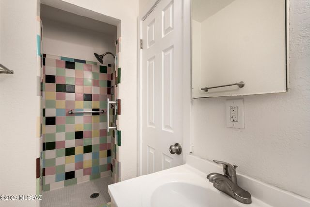 1304 N Catalina Avenue, Tucson, AZ 85712