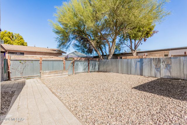 1304 N Catalina Avenue, Tucson, AZ 85712
