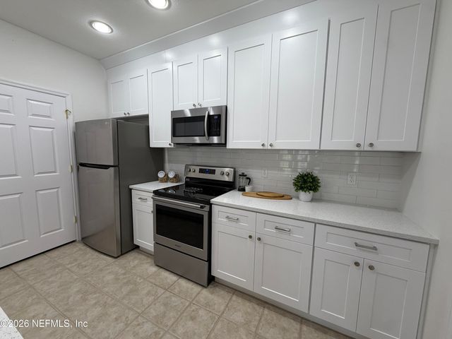 10901 BURNT MILL Road 406, Jacksonville, FL 32256