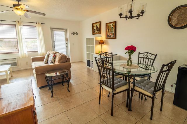 120 Northampton F, West Palm Beach, FL 33417