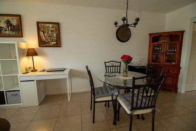 120 Northampton F, West Palm Beach, FL 33417