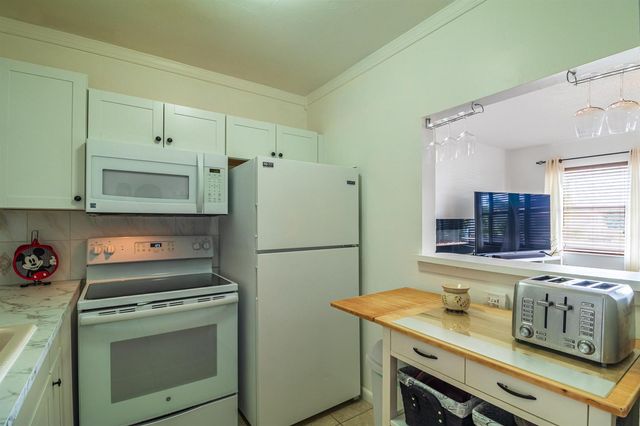 120 Northampton F, West Palm Beach, FL 33417