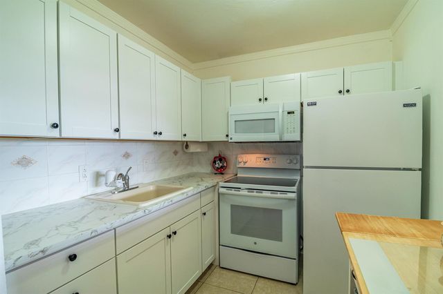 120 Northampton F, West Palm Beach, FL 33417