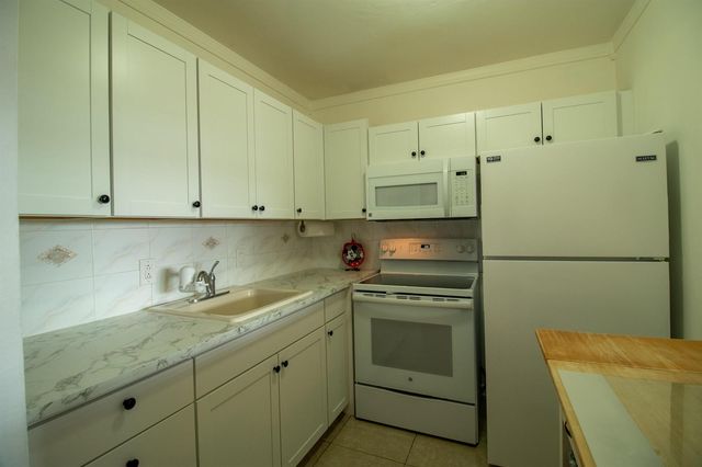 120 Northampton F, West Palm Beach, FL 33417