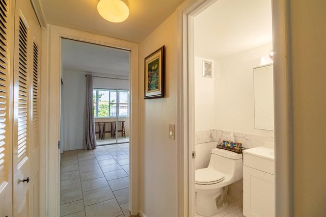 120 Northampton F, West Palm Beach, FL 33417