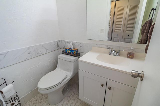 120 Northampton F, West Palm Beach, FL 33417