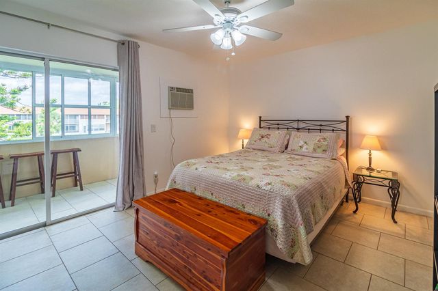 120 Northampton F, West Palm Beach, FL 33417