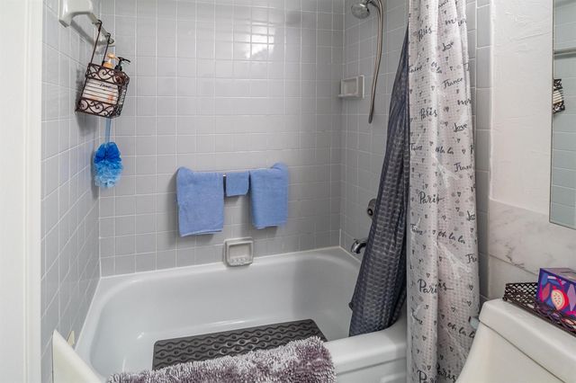 120 Northampton F, West Palm Beach, FL 33417
