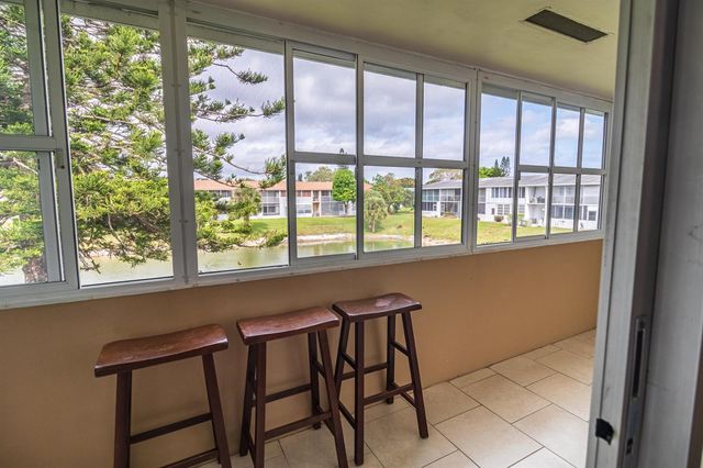 120 Northampton F, West Palm Beach, FL 33417