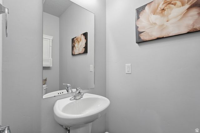 2287 S 2060 W, Woods Cross, UT 84087