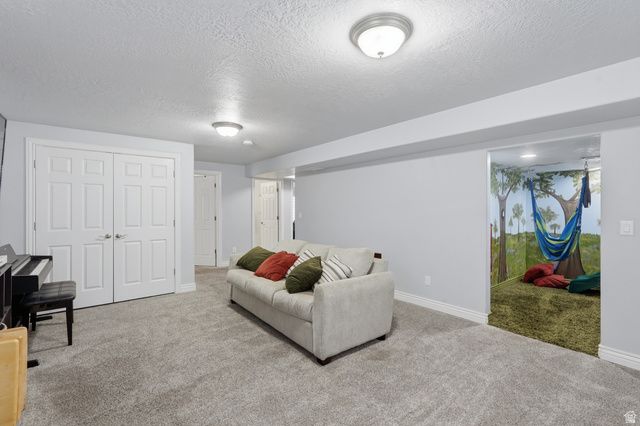 2287 S 2060 W, Woods Cross, UT 84087