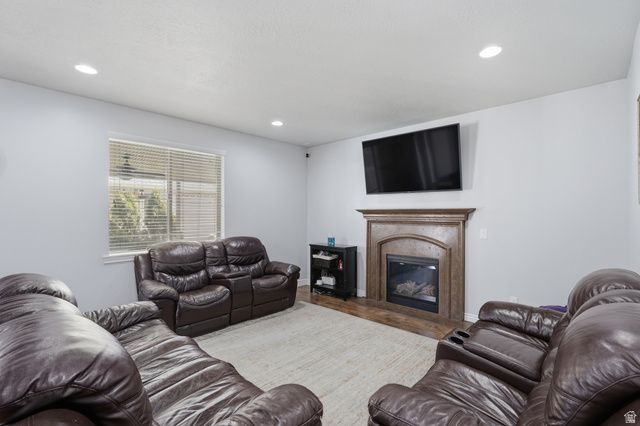 2287 S 2060 W, Woods Cross, UT 84087