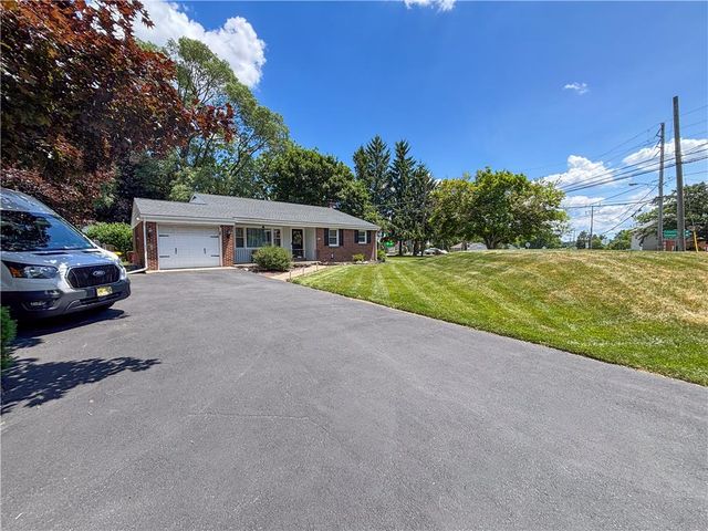 8602 Penny Drive, Bath Boro, PA 18014