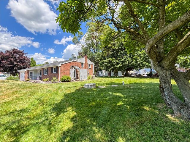 8602 Penny Drive, Bath Boro, PA 18014