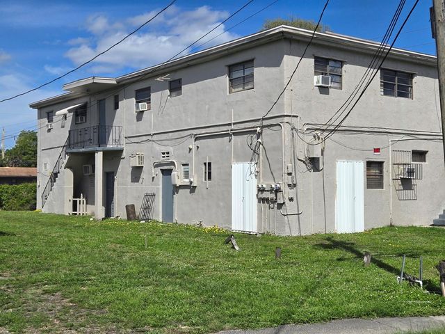 602 NW 1st Street, Dania Beach, FL 33004