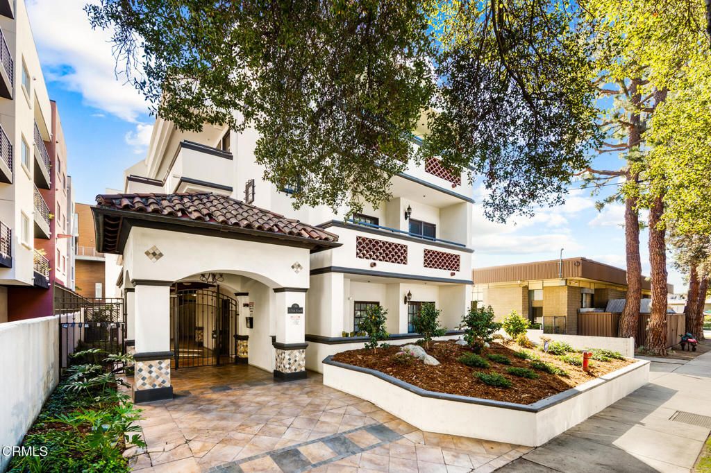 156 S Oak Knoll Avenue 305, Pasadena, CA 91101 — exterior